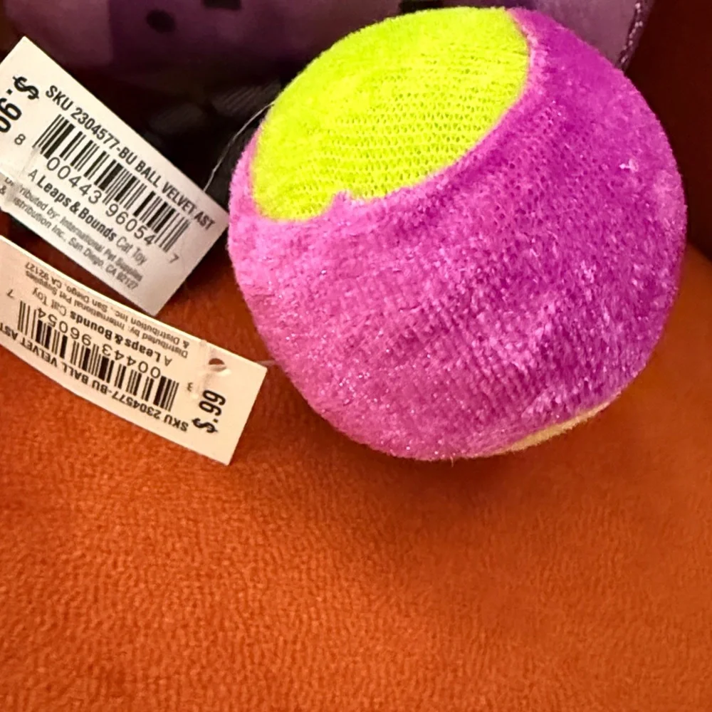NWT 5 Fun Cat Toys: 3-pack “So Meowsome 90’s” plus 2 velvety rattle balls